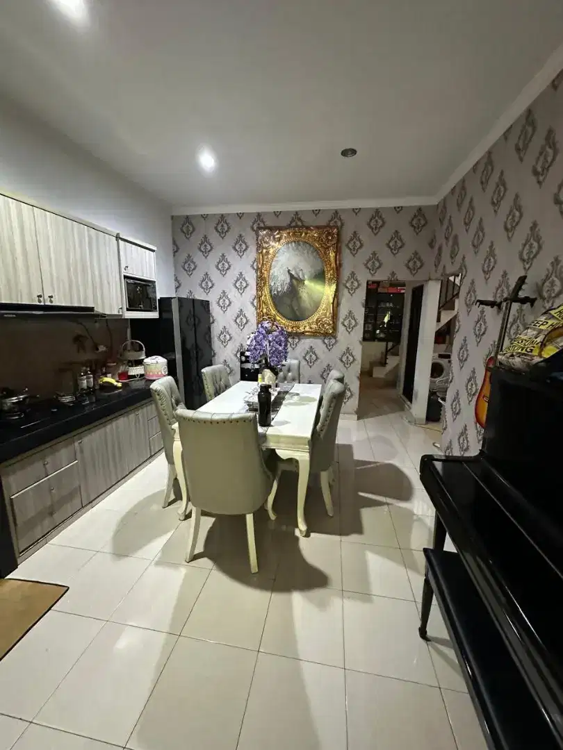 Flash Sale. Rumah bagus Villa Melati Mas, Serpong