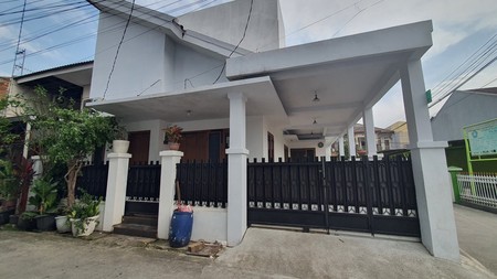 Rumah Hoek 2 Lantai 6 KT di Perumnas 1 Bekasi Barat