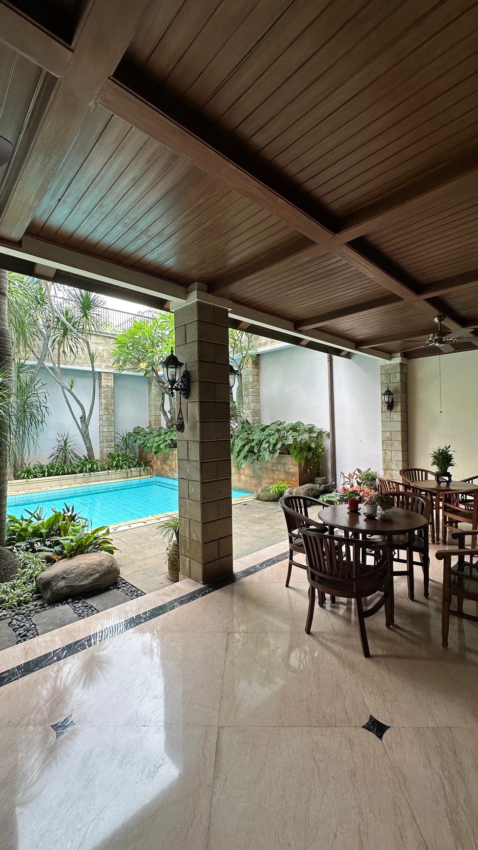 Rumah Hitung Tanah Area Cipete