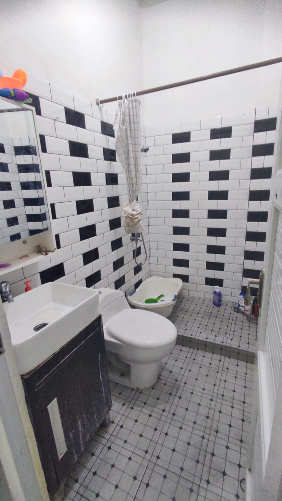 Rumah Hitung Tanah Area Cipete