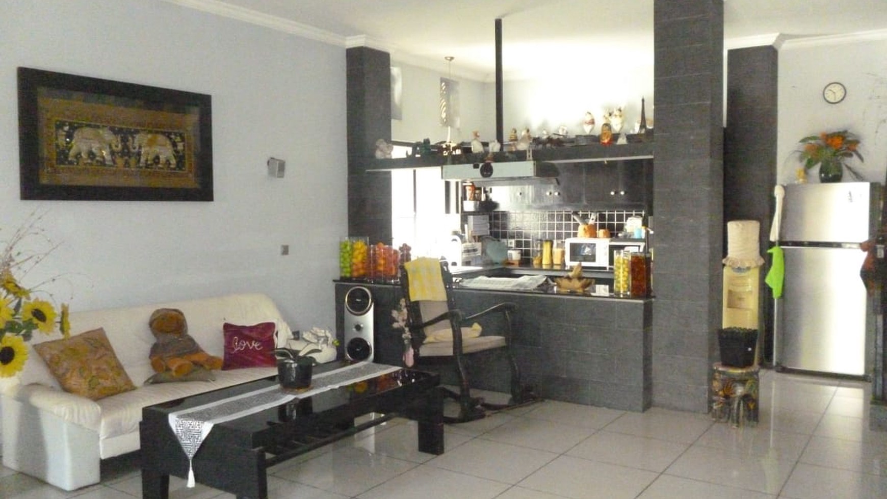 NICE VILLA FOR SALE IN CENTRAL LOVINA