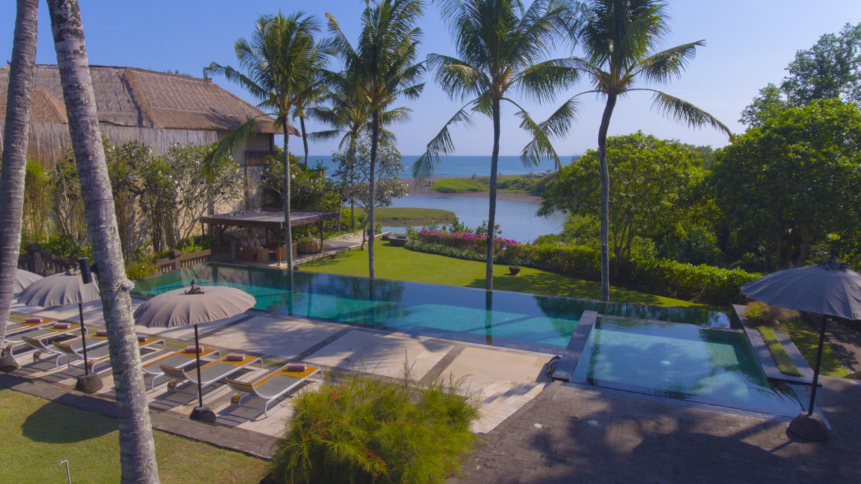 Luxury Oceanfront 5 Bedroom Freehold Villa in Canggu