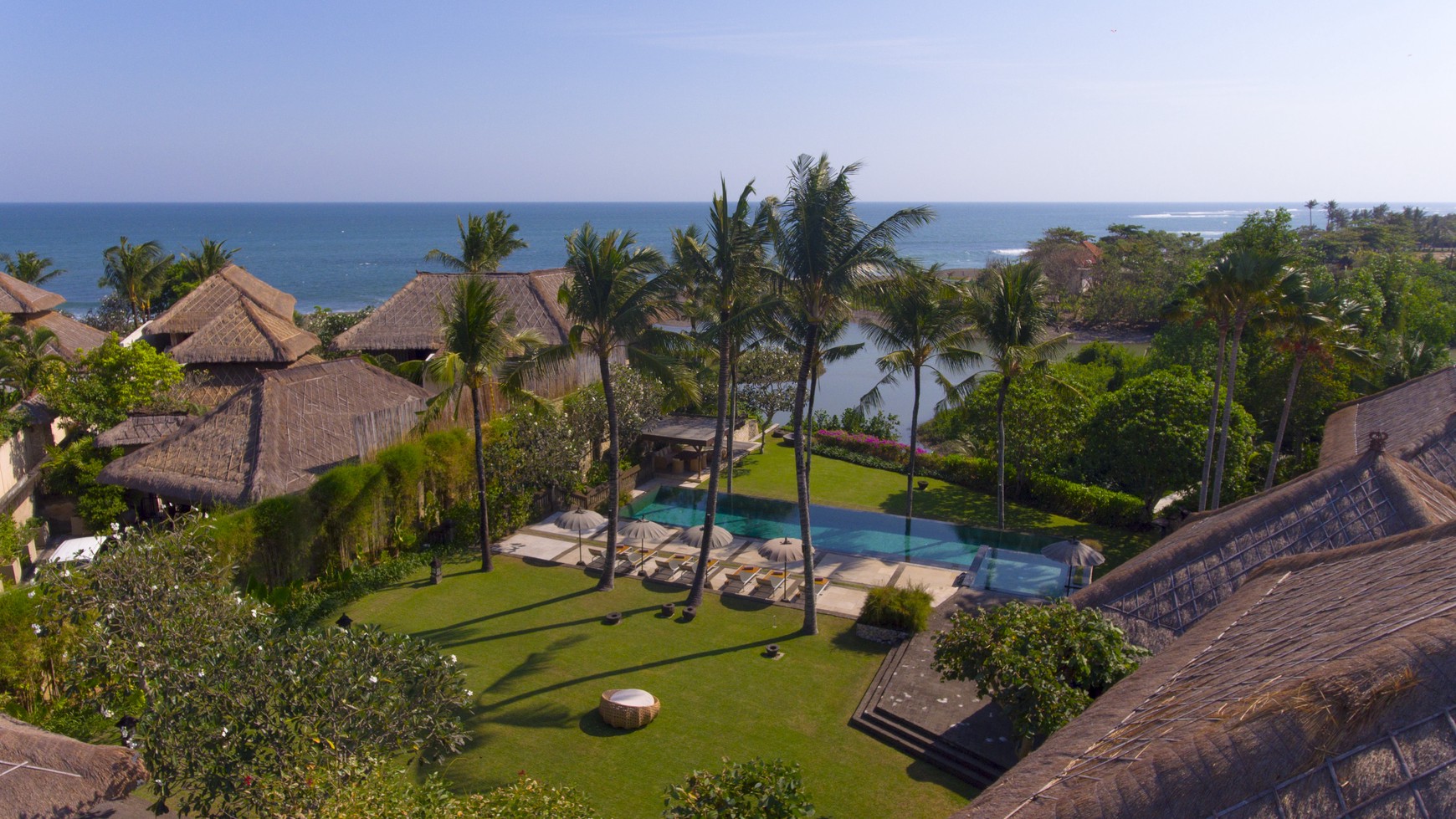 Luxury Oceanfront 5 Bedroom Freehold Villa in Canggu