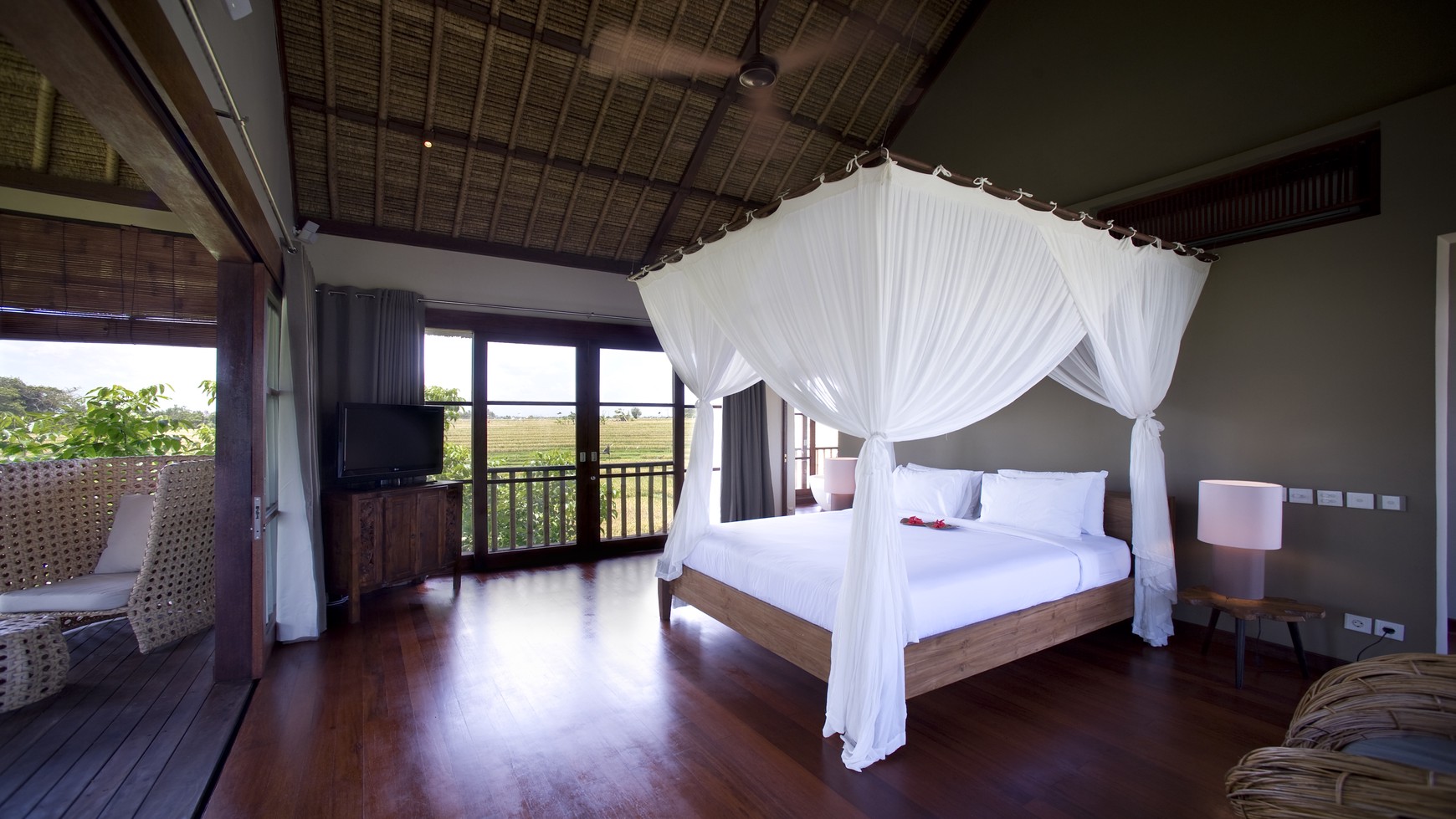 Luxury Oceanfront 5 Bedroom Freehold Villa in Canggu Bali