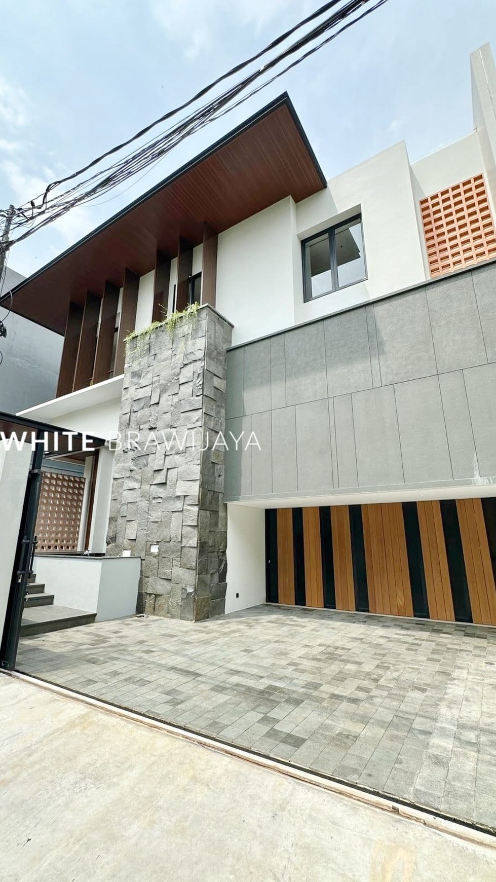 Rumah Modern Siap Huni Lingkungan Tenang Area Kemang