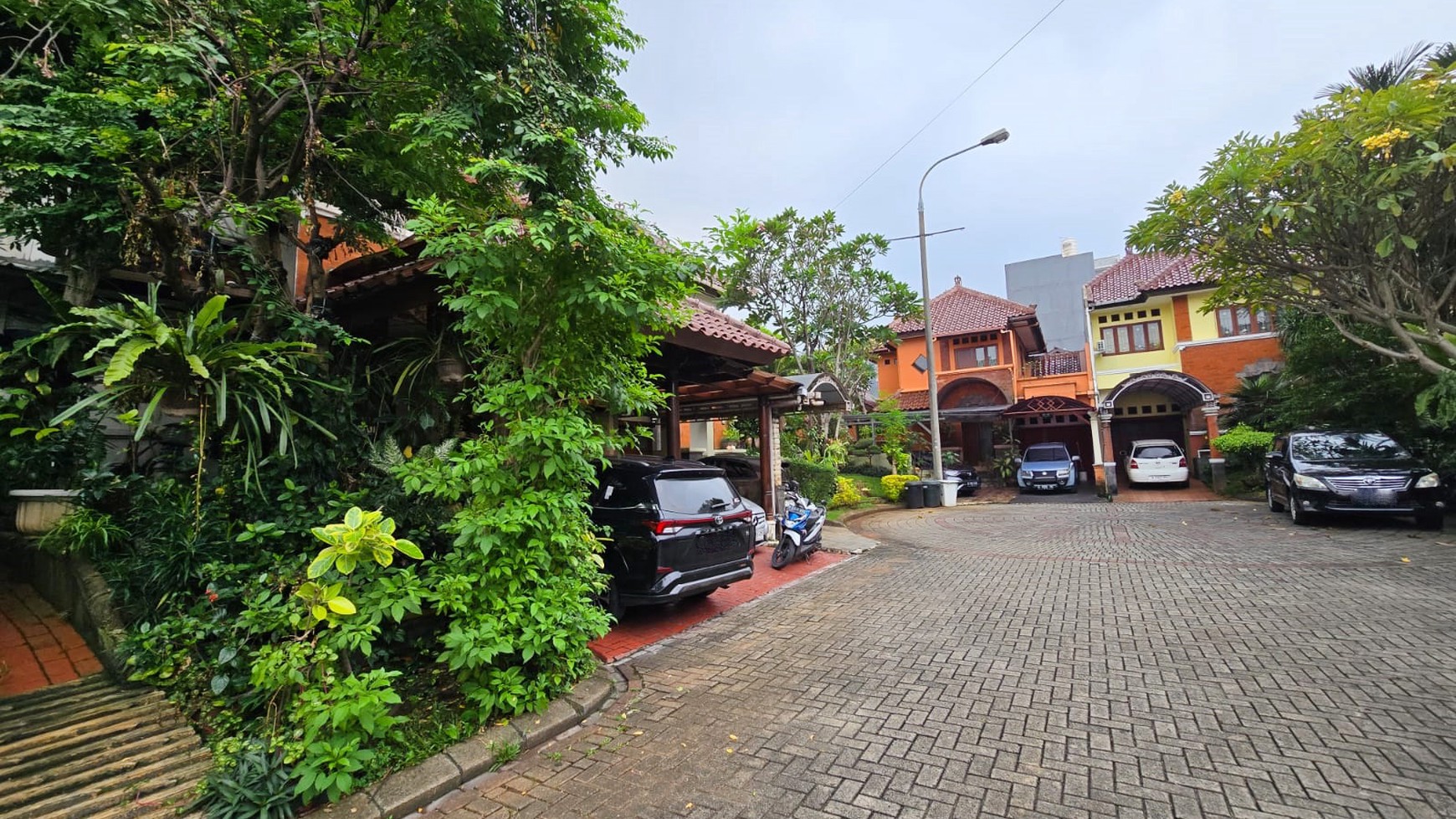 Rumah Bagus Di Cluster Bali View, Jl Kintamani Ciputat Tangerang Selatan