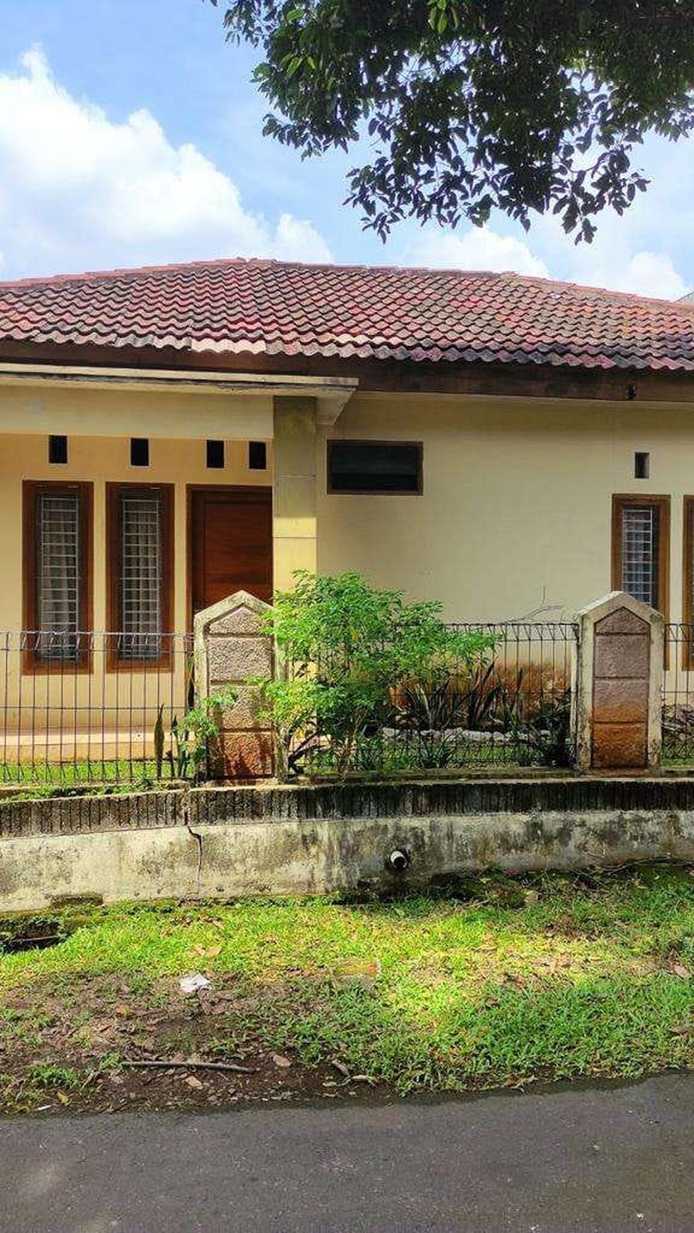 Best Price. Rumah hoek Nusa Loka, BSD