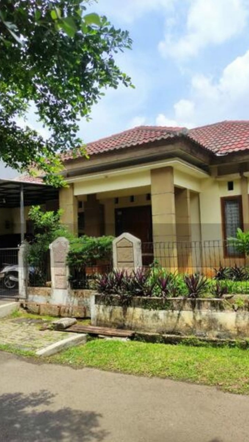 Best Price. Rumah hoek Nusa Loka, BSD