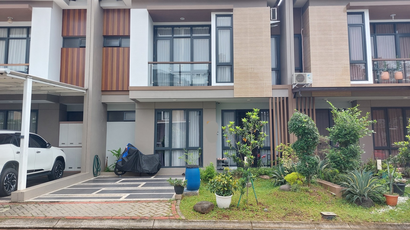 Rumah Minimalis Modern Kota wisata Cibubur