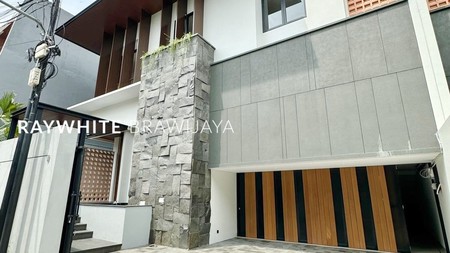 Brand new, luxurious, and comfortable house strategic location in Kemang area 