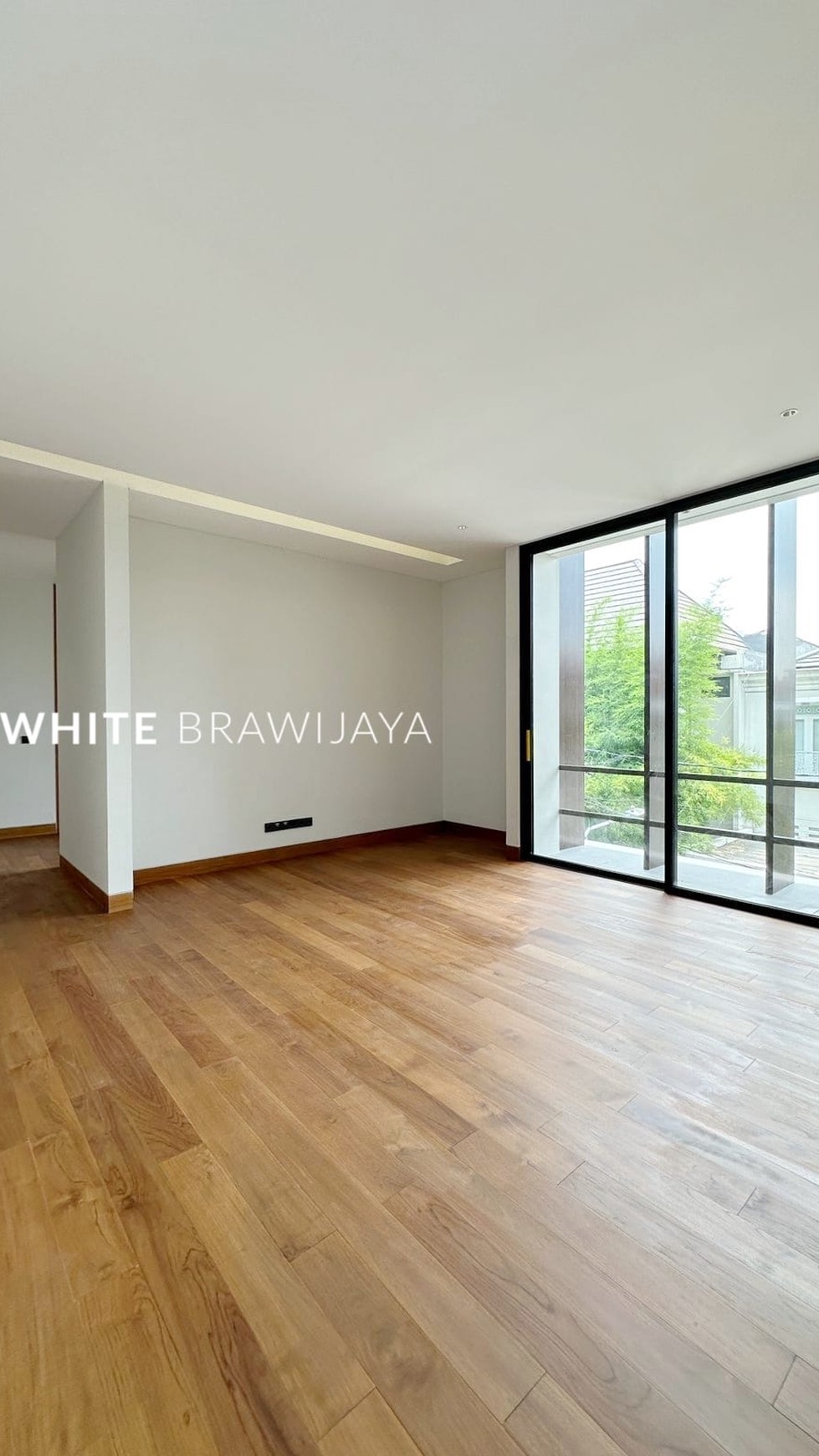 Brand new, luxurious, and comfortable house strategic location in Kemang area 