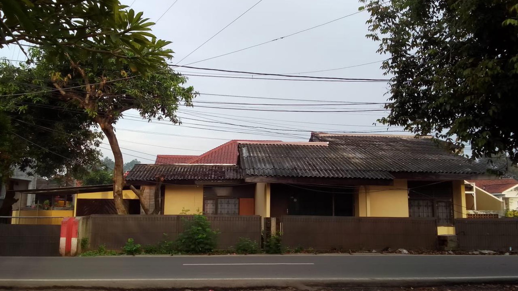 Rumah Murah Pinggir Jalan Hitung Tanah dan Lokasi Strategis @Ciputat