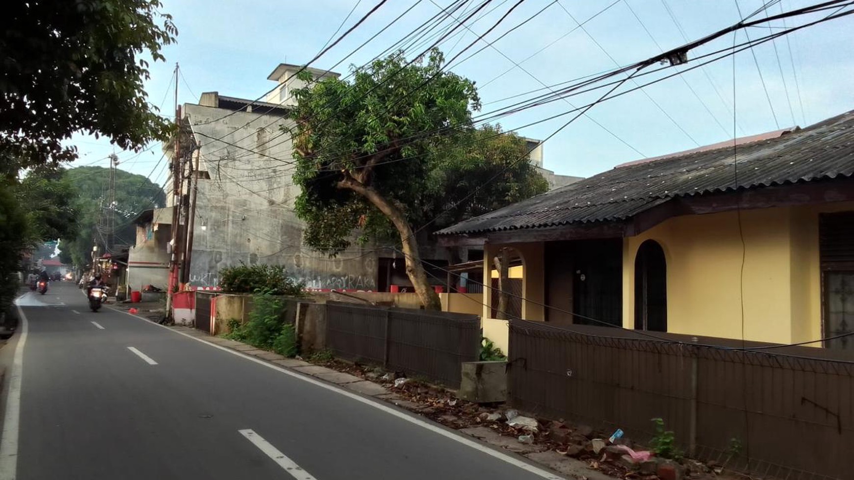 Rumah Murah Pinggir Jalan Hitung Tanah dan Lokasi Strategis @Ciputat