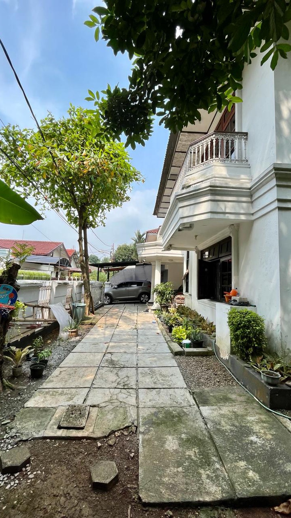 Rumah Asri, halaman luas di Bintaro Sektor 2