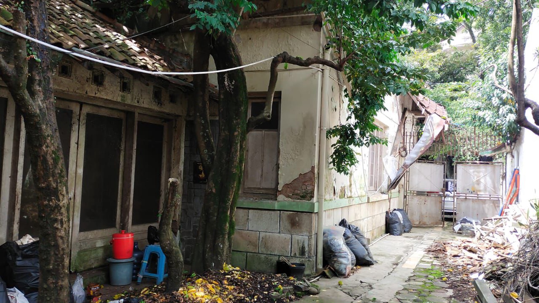 Rumah Hitung Tanah Area Cipete