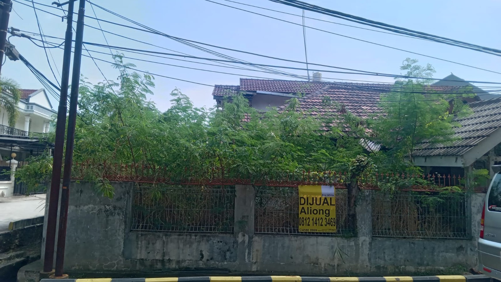 Rumah Tua Hoek Hitung Tanah di Puspa Gading Kelapa Gading Jakarta Utara