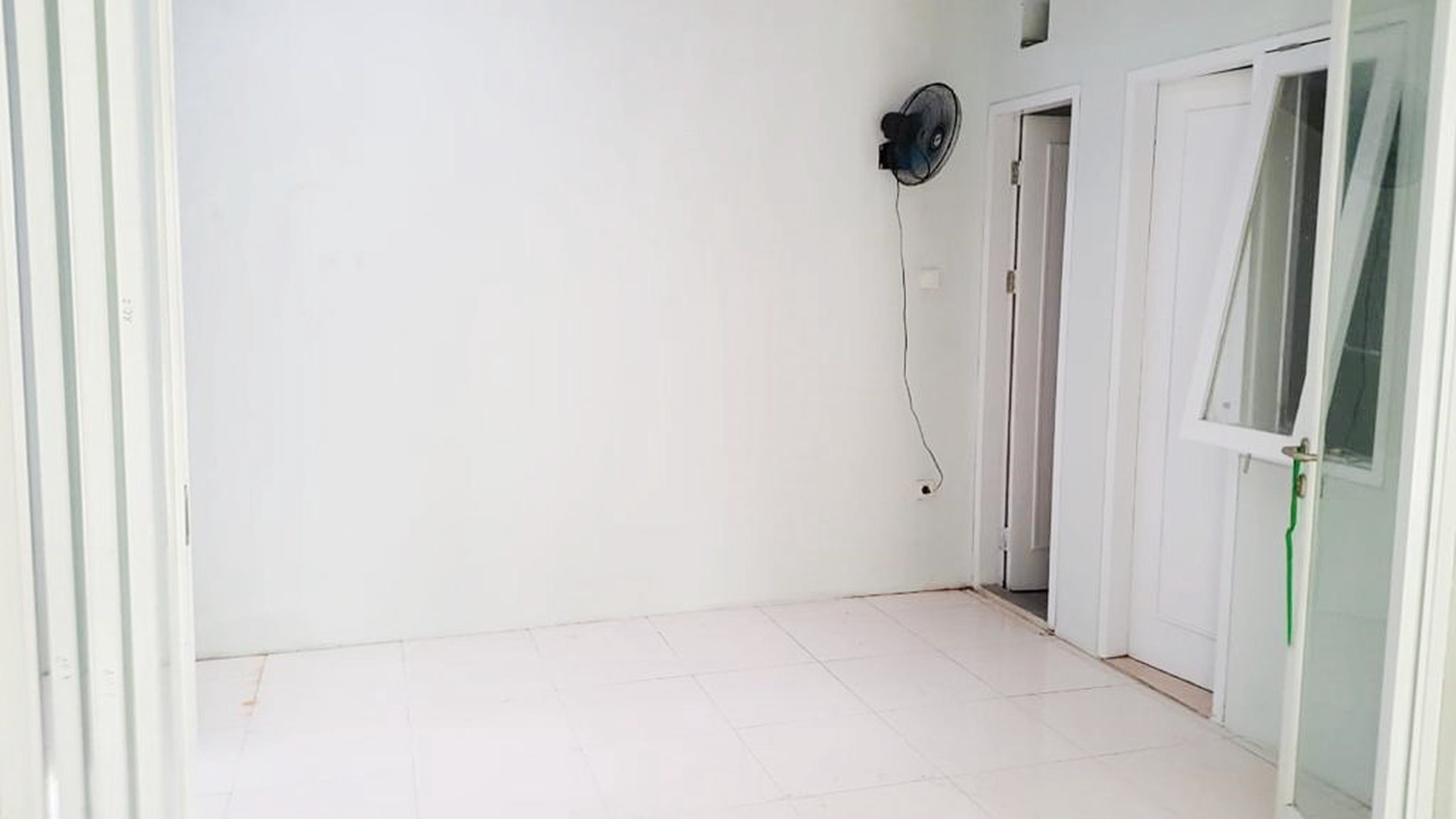 Rumah Bagus Di Ayna Residence Graha Raya Bintaro Tangerang Selatan.