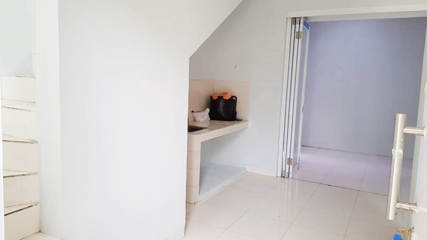 Rumah Bagus Di Ayna Residence Graha Raya Bintaro Tangerang Selatan.