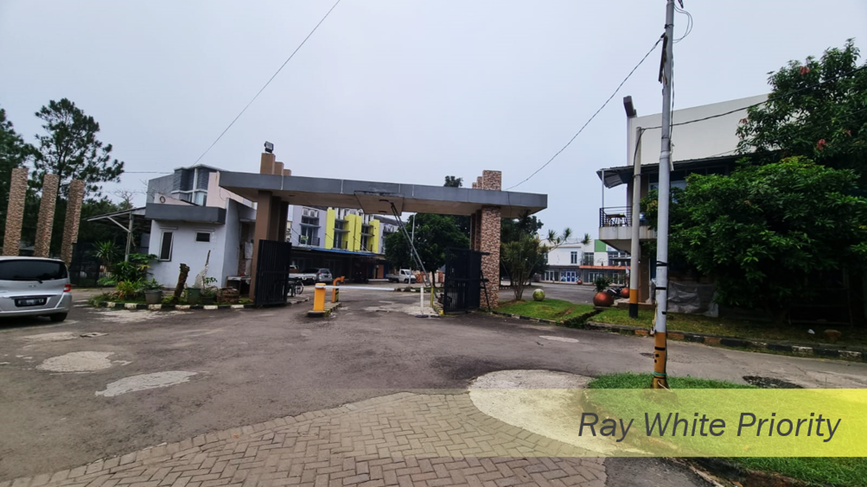 Rumah Dalam Cluster Jual Cepat di Grand View Karawaci, Tangerang