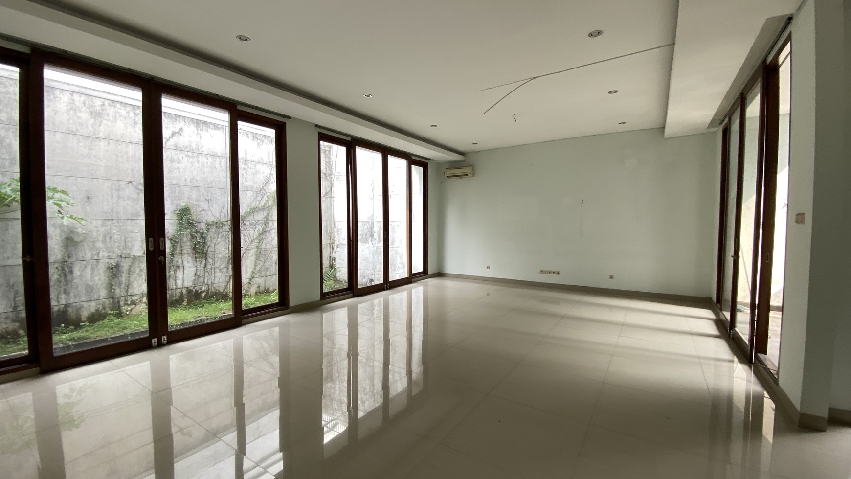 Beautiful and modern house in senopati, jakarta selatan