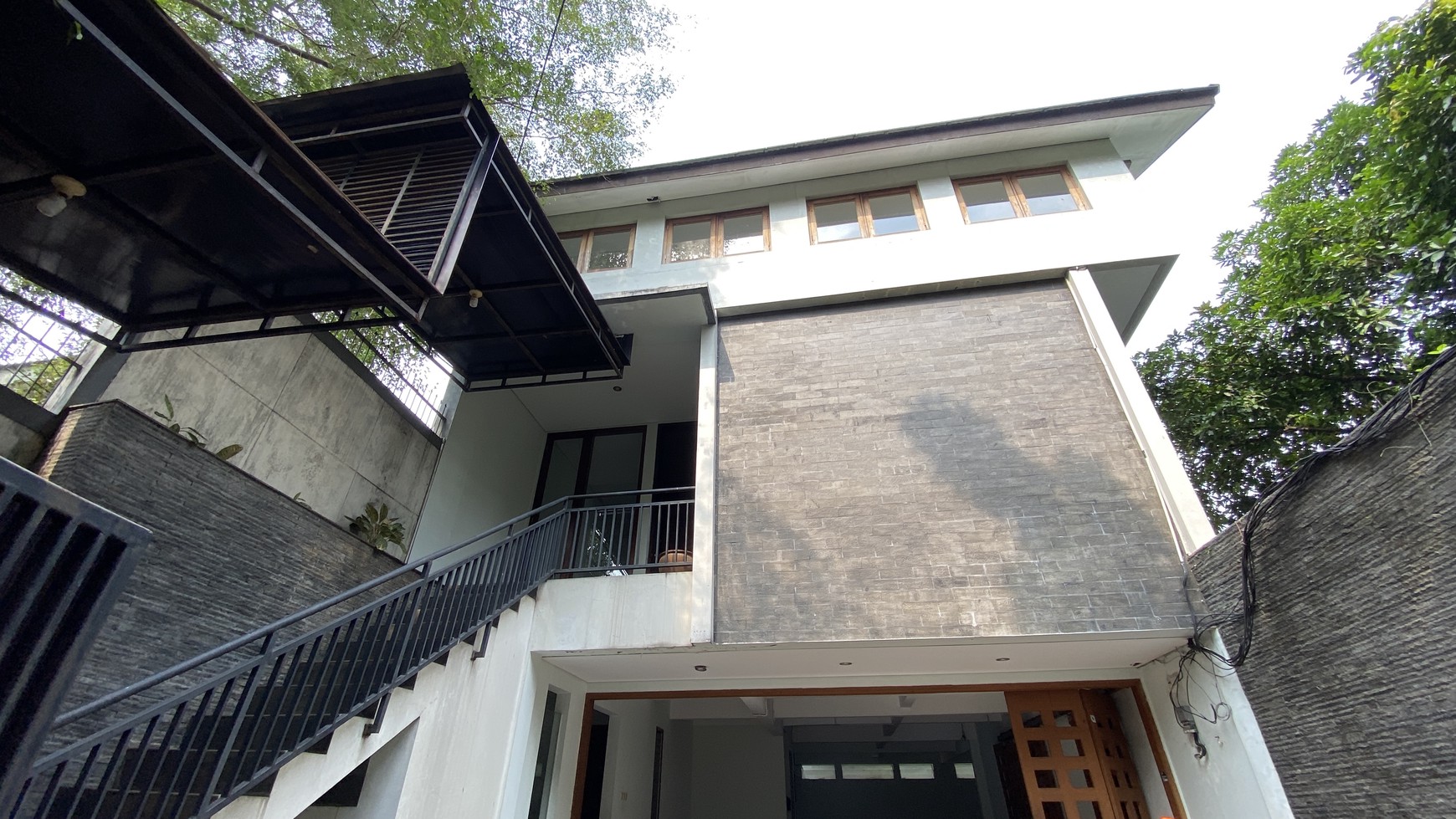 Beautiful and modern house in senopati, jakarta selatan