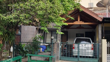 Rumah siap huni,lokasi oke di Bintaro Jaya 4