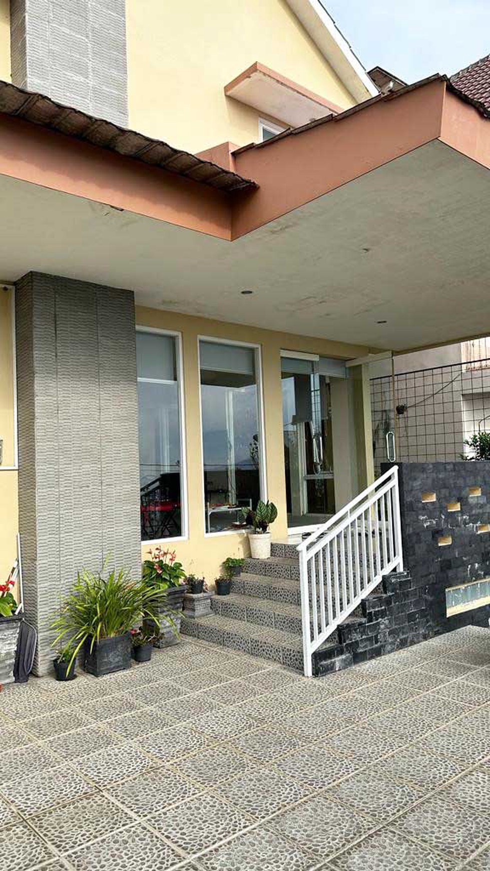 Rumah/Villa di Panderman Hills Batu Jl. Jeruk, 3 Lantai, View Bagus