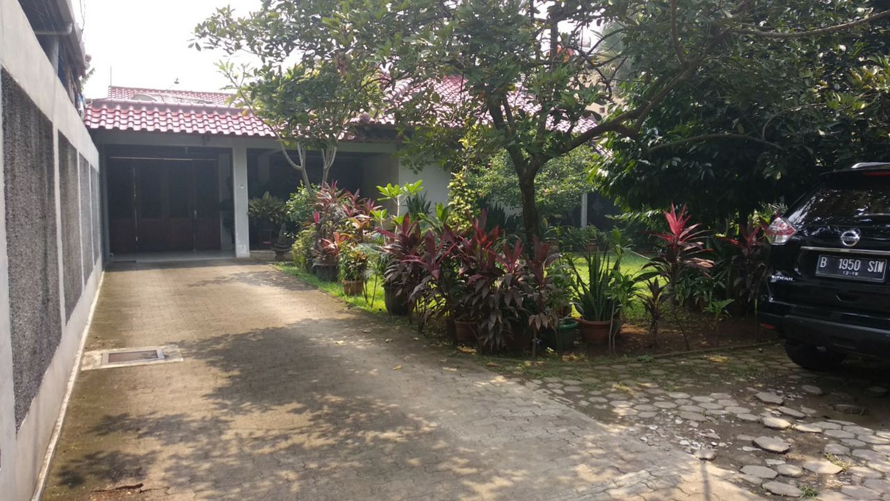 Dijual rumah + ex resto di Jl lebak bulus jakarta selatan