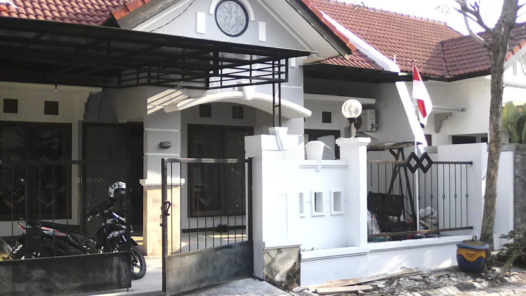 Dijual Rumah Graha Sampurna Indah Wiyung Surabaya Barat BONUS SEMI FURNISHED Dekat Royal Residence, Pakuwon Mall, PTC