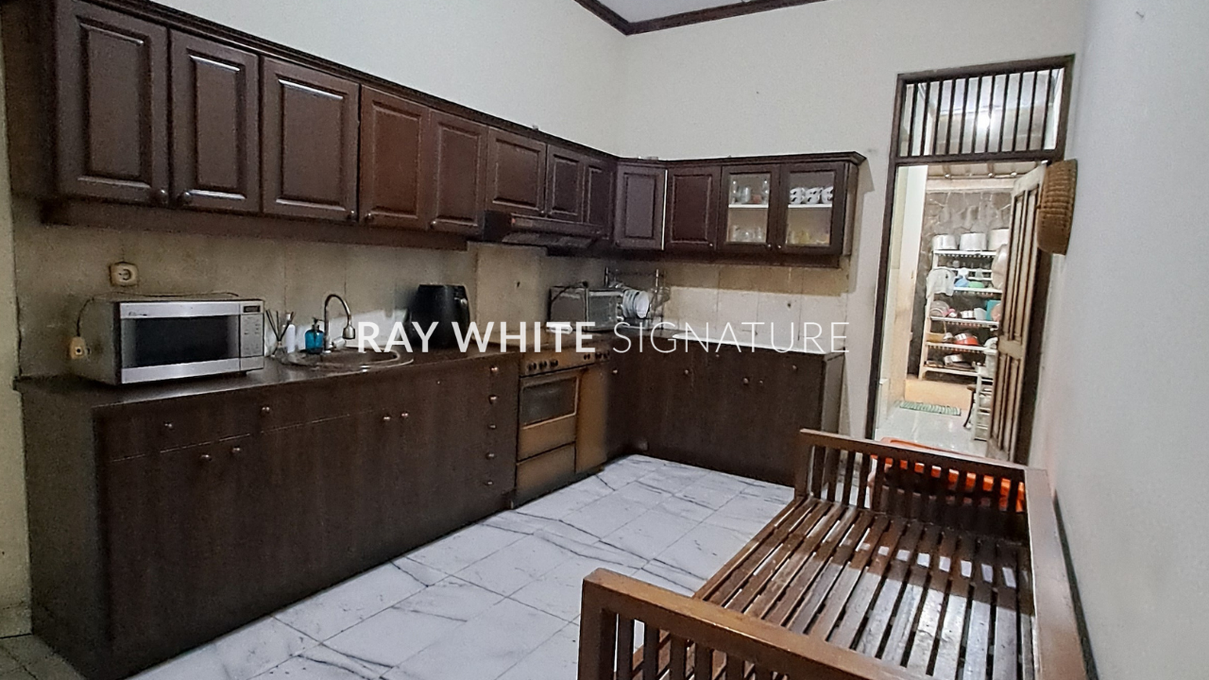 Rumah Hitung Tanah Area Cipete