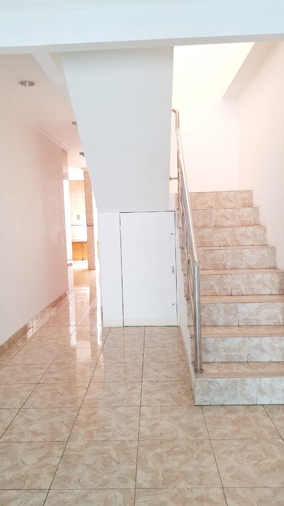 Rumah siap huni di pondok indah.