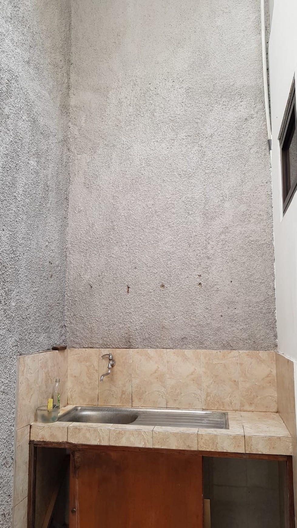 Rumah siap huni di pondok indah.