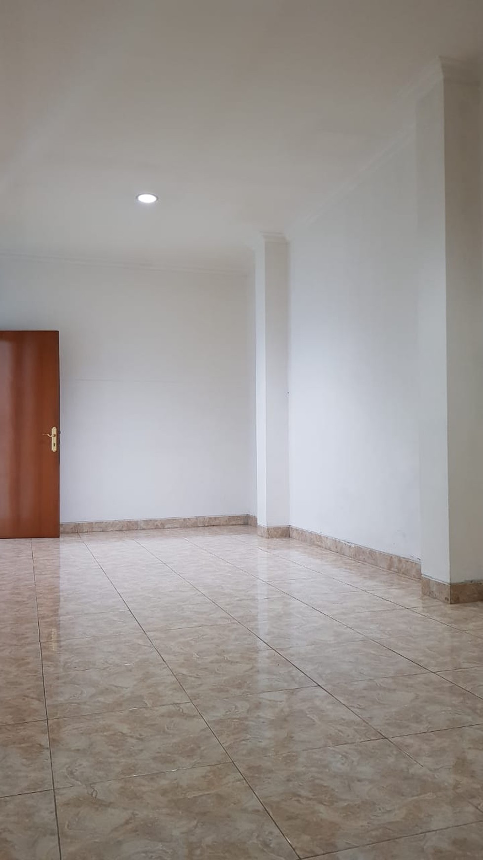 Rumah siap huni di pondok indah.