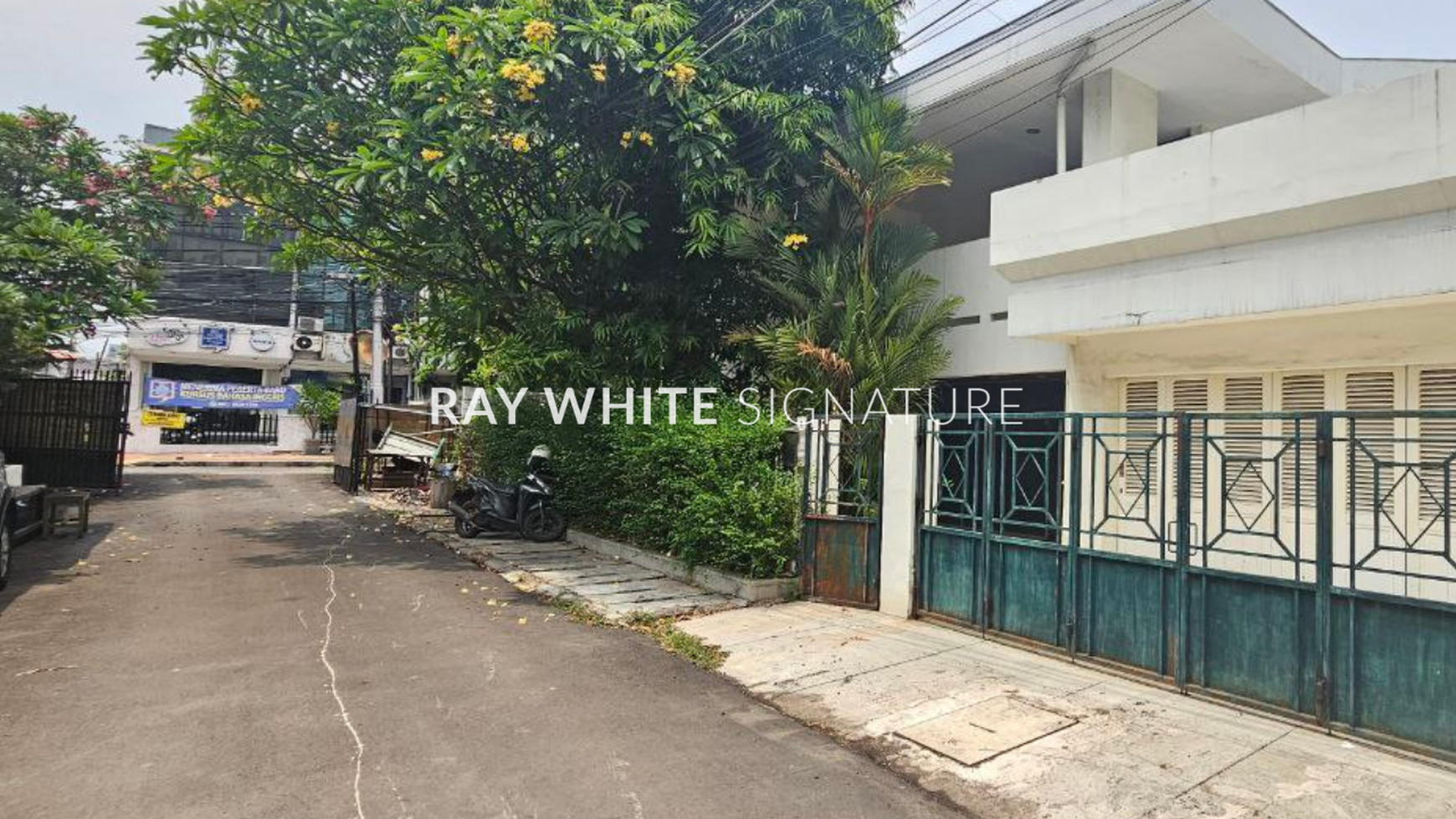 Dijual Rumah Lama Di Cempaka Putih Cocok untuk Office dan Storage