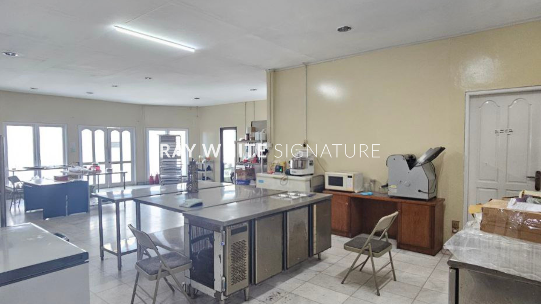 Dijual Rumah Lama Di Cempaka Putih Cocok untuk Office dan Storage