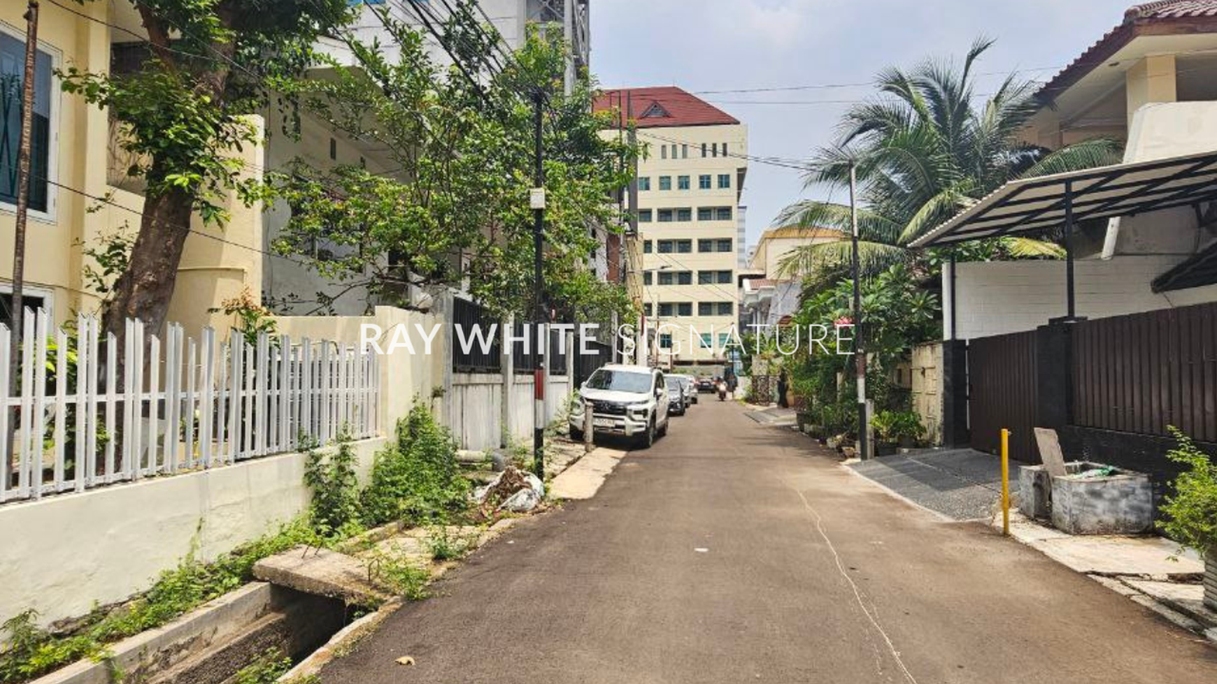 Dijual Rumah Lama Di Cempaka Putih Cocok untuk Office dan Storage