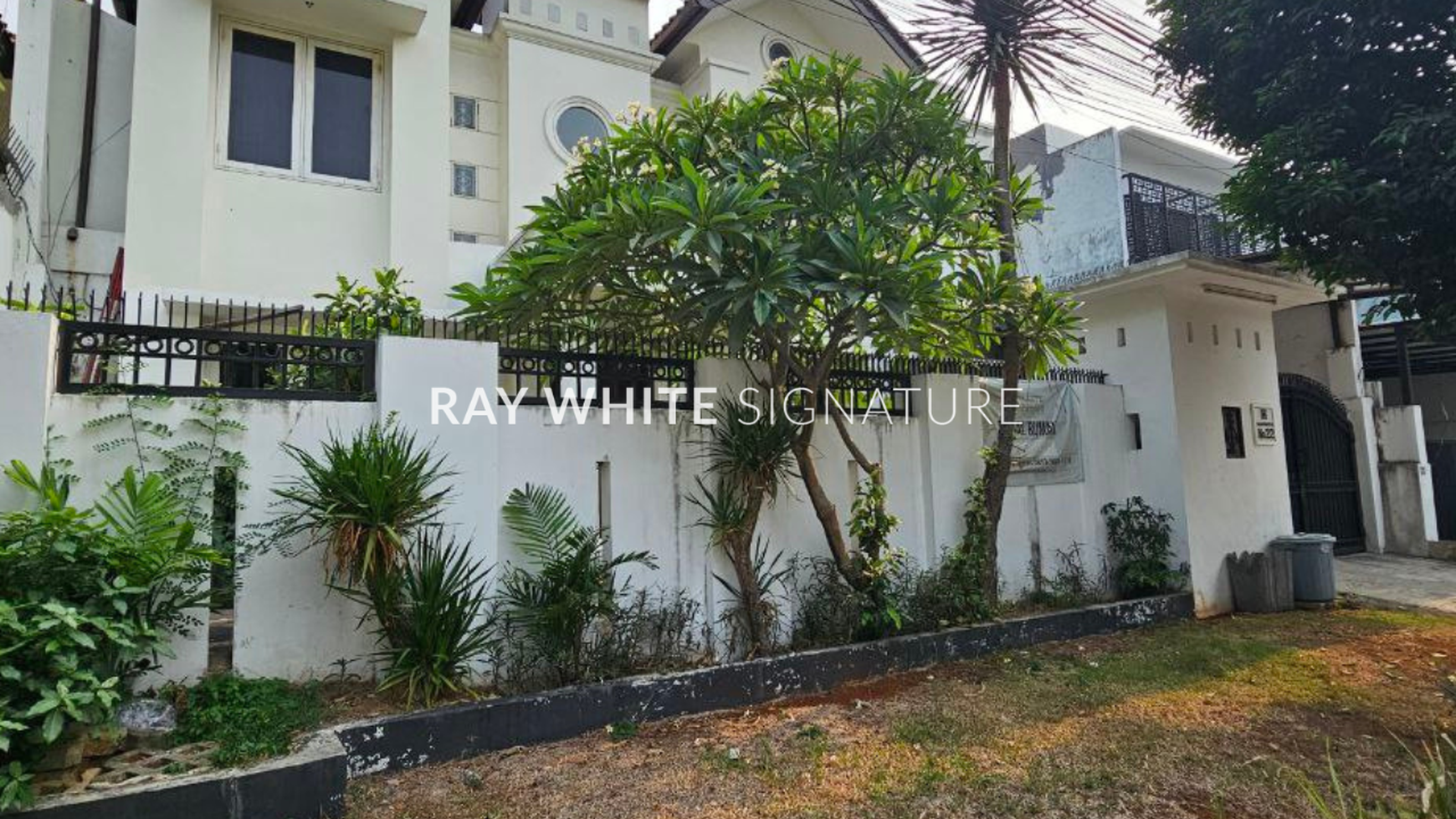 Dijual Rumah Bagus Area Tenang di Tengah Area Prime Kebayoran Baru 