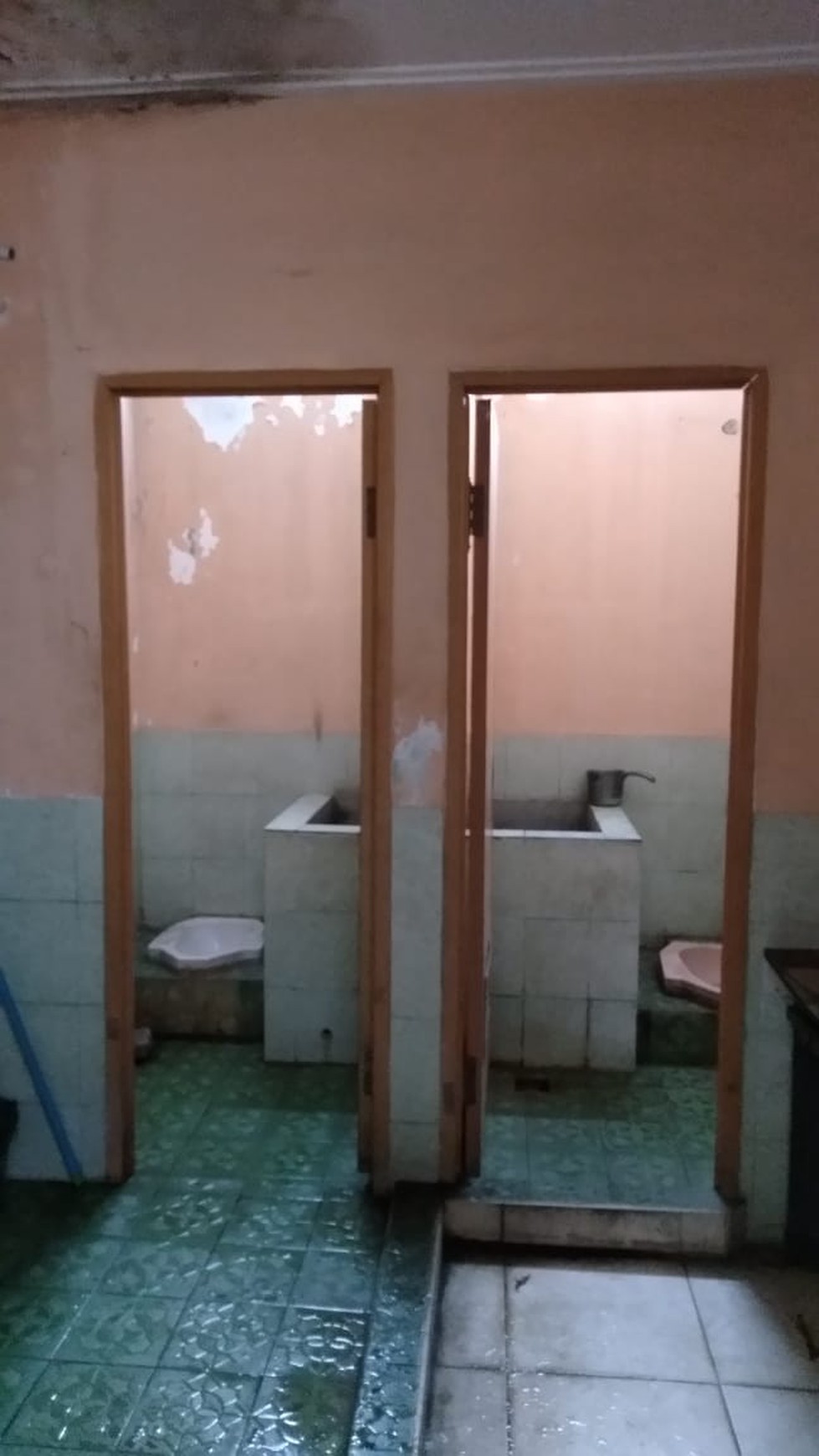 Dijual Rumah + Kos kosan dikawasan perum 2 karawaci Tangerang