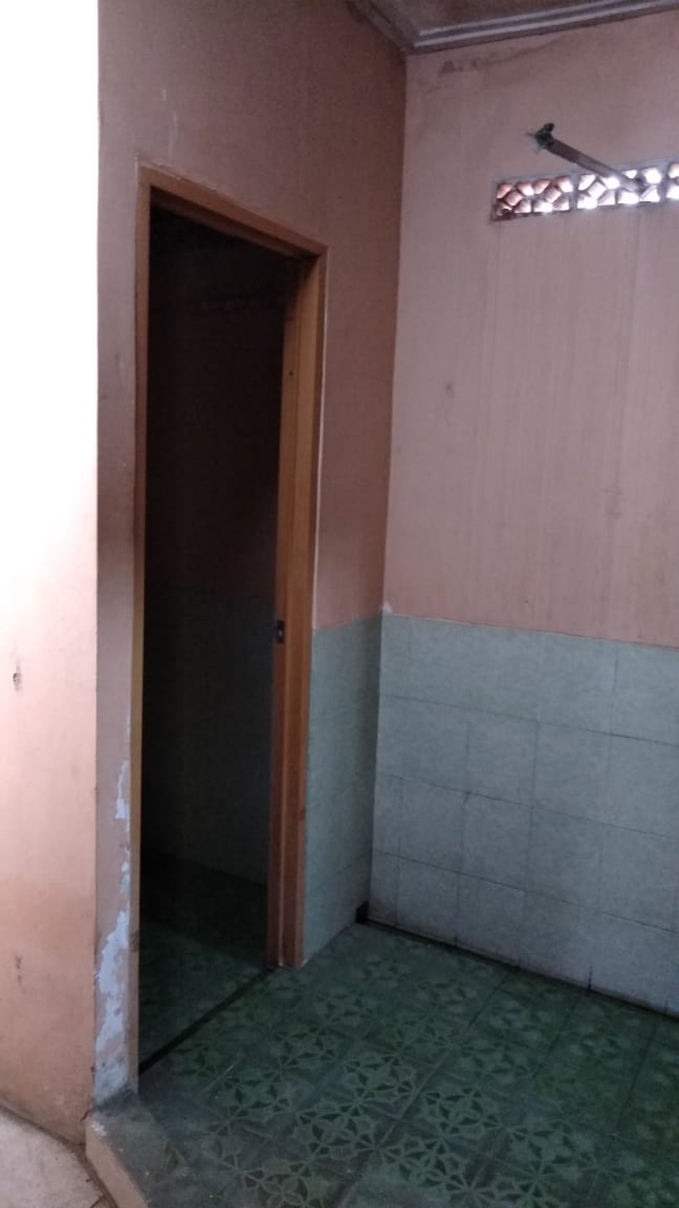 Dijual Rumah + Kos kosan dikawasan perum 2 karawaci Tangerang