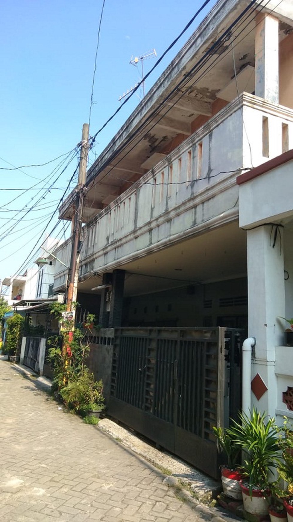 Dijual Rumah + Kos kosan dikawasan perum 2 karawaci Tangerang