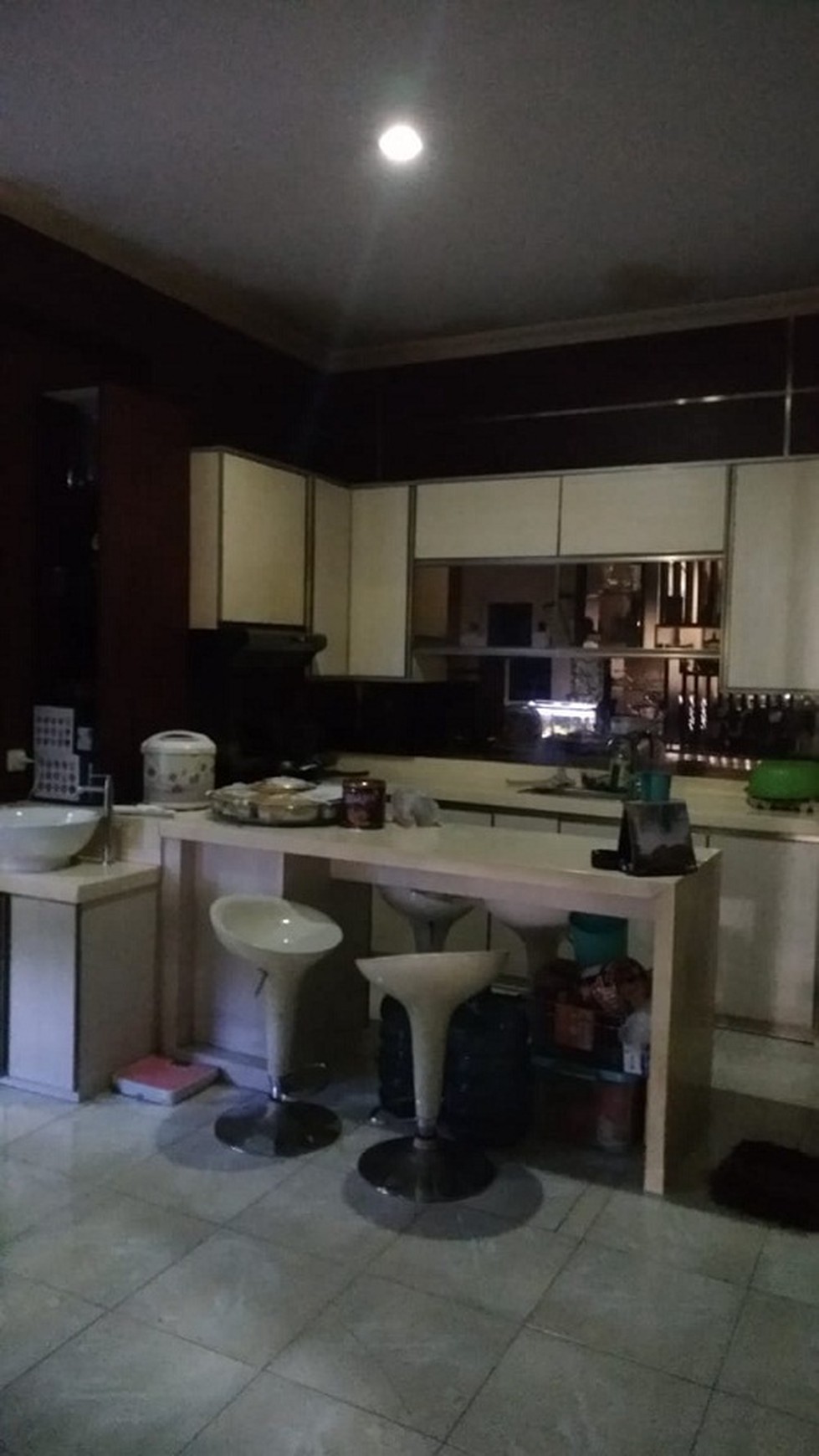 Dijual Rumah + Kos kosan dikawasan perum 2 karawaci Tangerang