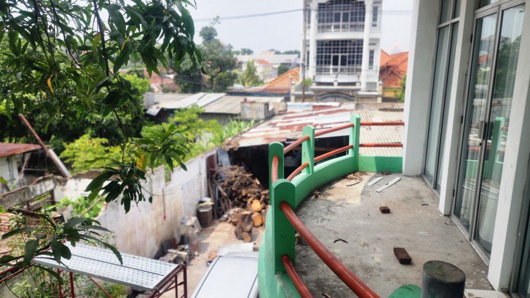 Dijual: Lokasi Potensial di Jalan Gresikan, Ploso Timur - Surabaya untuk Coffee Shop dan Komplek Ruko