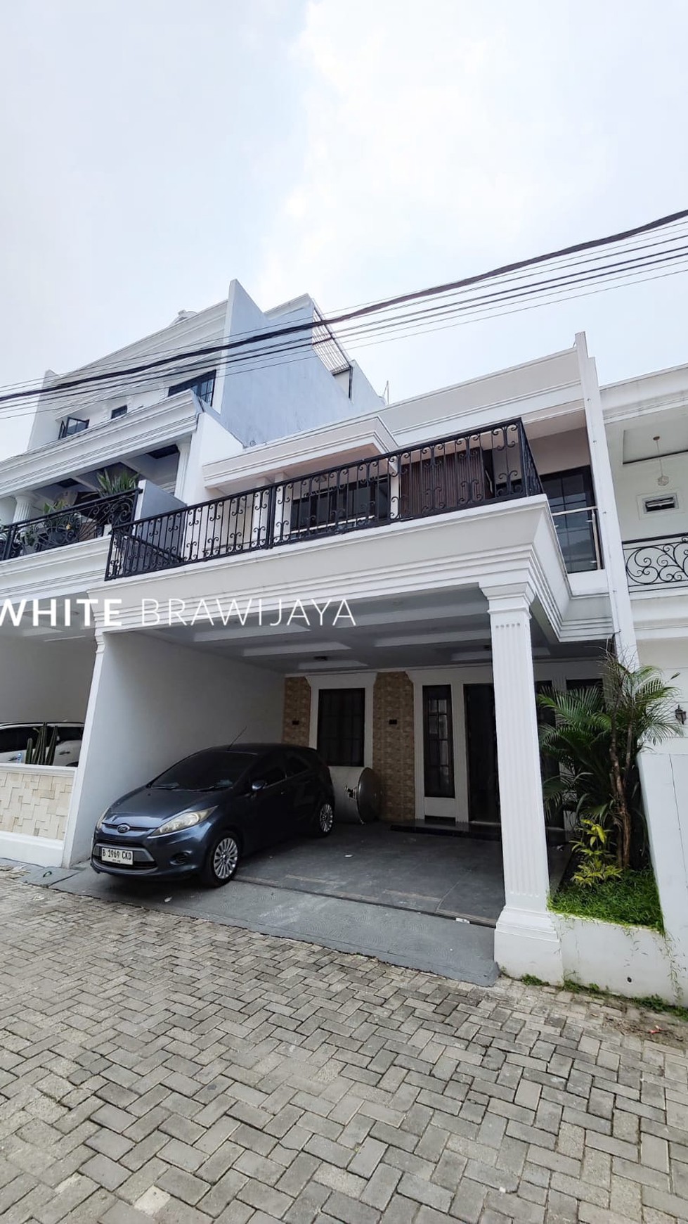 Rumah Mewah Brand New dalam Townhouse Area Jagakarsa