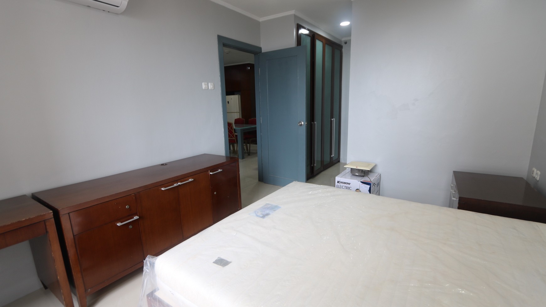 Disewakan Unit 3 + 1 BR  142 m2 Apartemen Paladian Park Kelapa Gading Siap Huni / Paladian Park Apartemen  FOR RENT