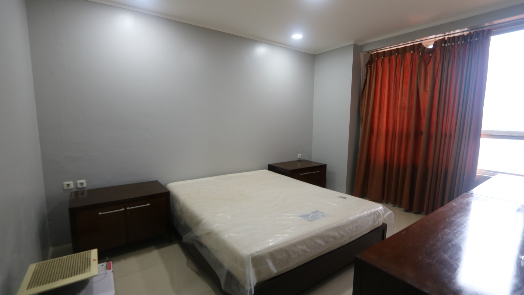 Disewakan Unit 3 + 1 BR  142 m2 Apartemen Paladian Park Kelapa Gading Siap Huni / Paladian Park Apartemen  FOR RENT