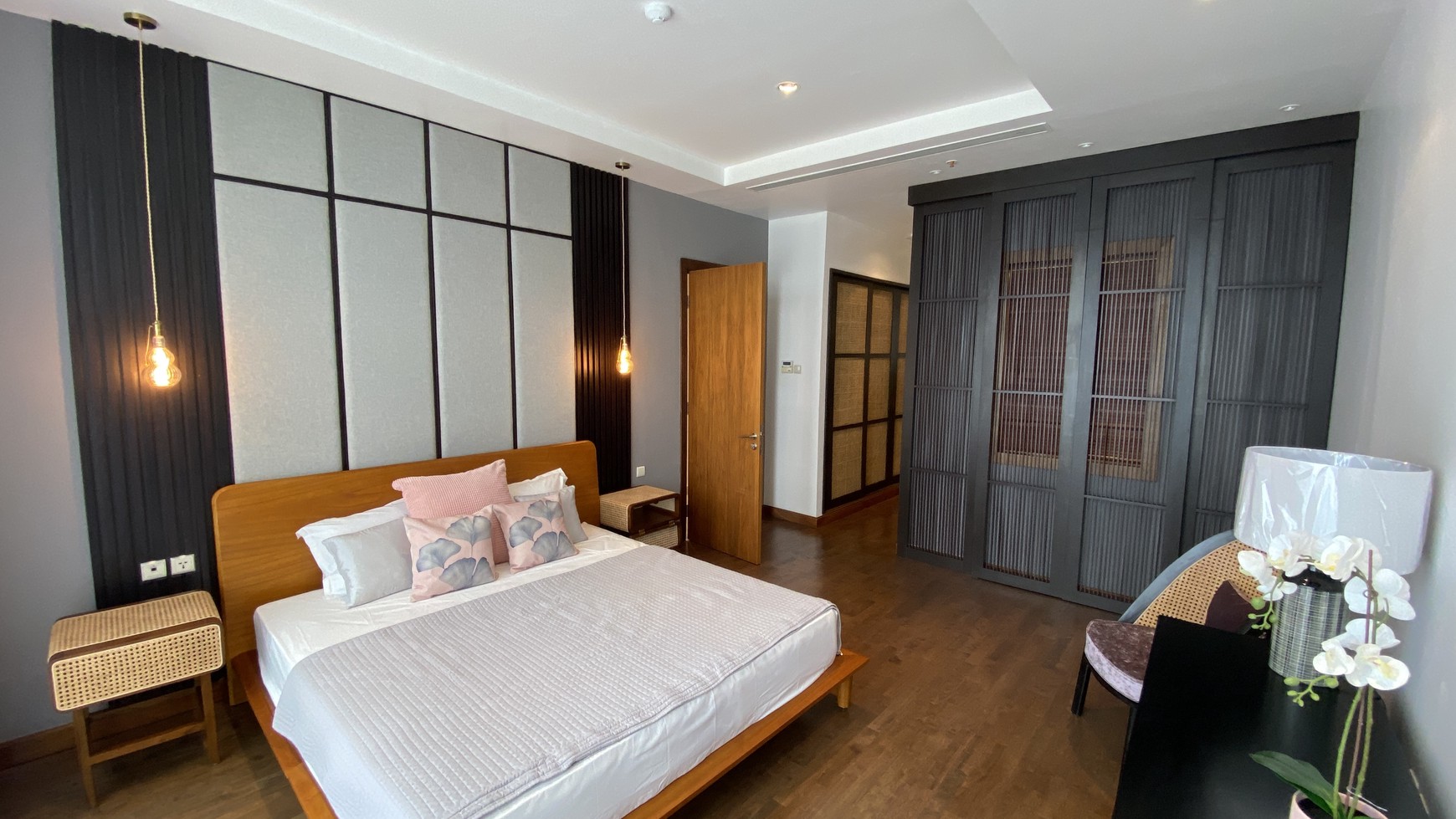 Brand new beautiful apartment in oakwood mega kuningan