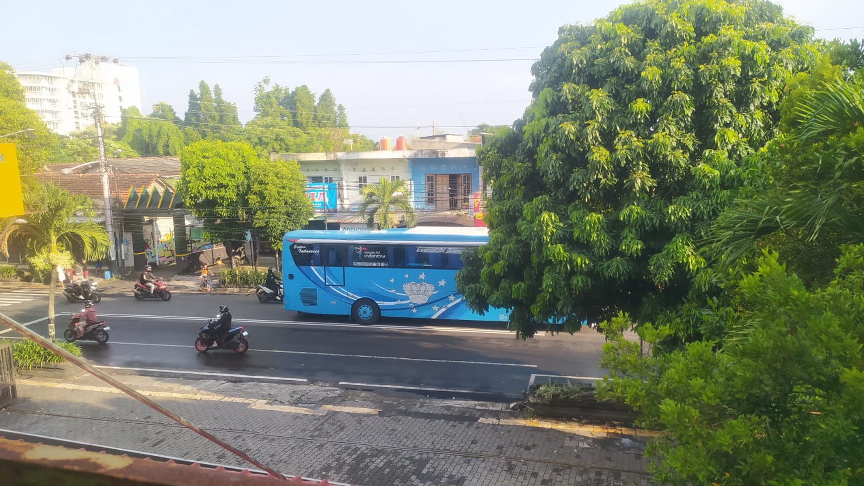 Disewakan Ruko Siap Pakai Lokasi Strategis di Jalan Kusumanegara 