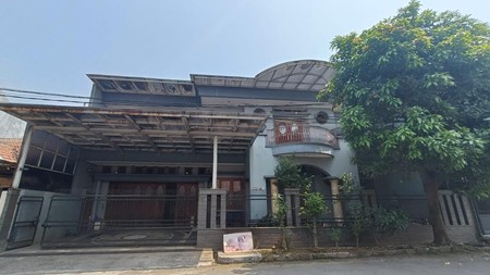 Rumah Asri Semi Furnished di Taman Kopo Indah Bandung