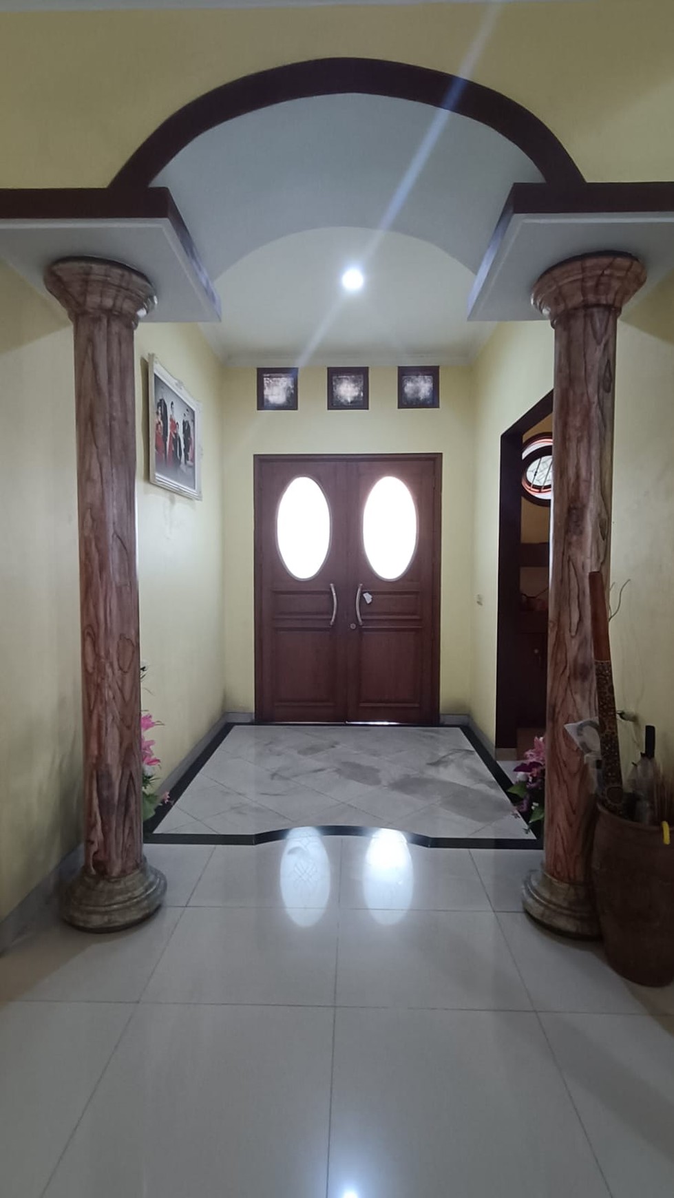 Rumah Asri Semi Furnished di Taman Kopo Indah Bandung