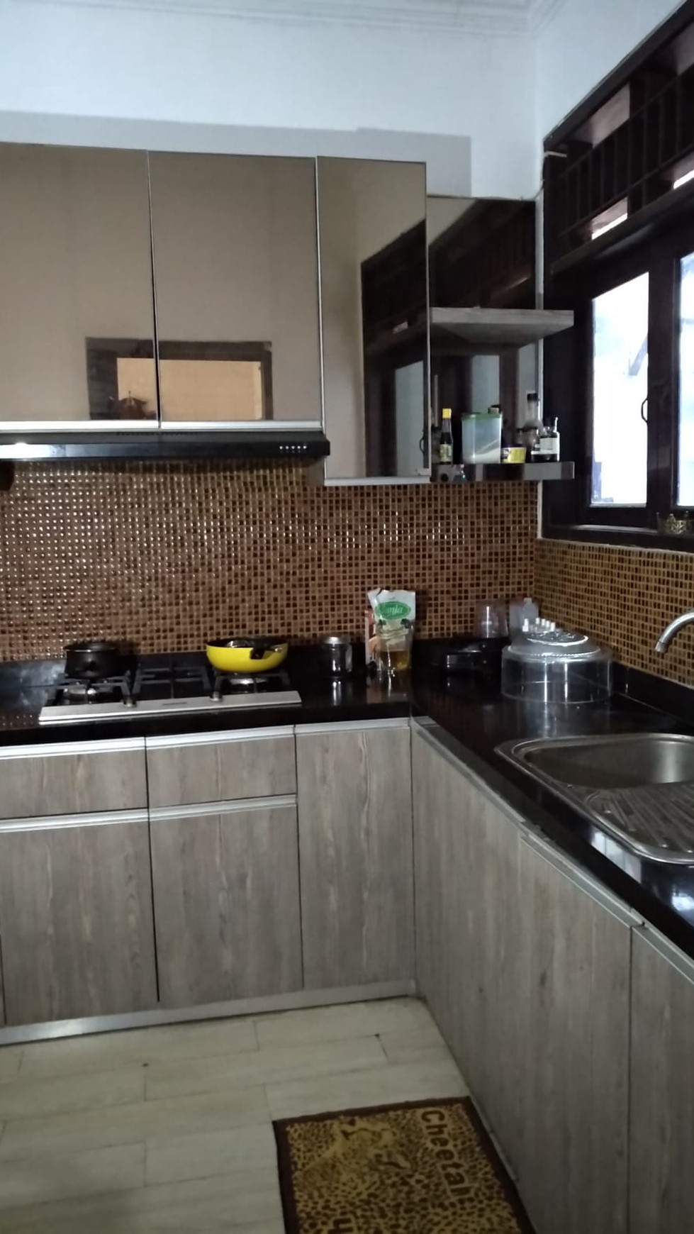 DIJUAL Rumah komersial area JL Jambi Surabaya Pusat